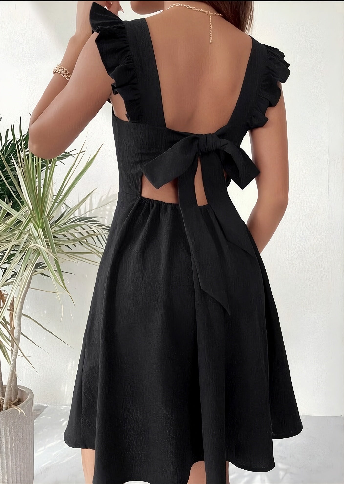 Vestido corto con nudo de lazo en la espalda - Claudia