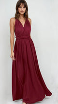 Robe infinity multiposition Odyssée élégante et versatile pour événements spéciaux, couleur bordeaux chic et tendance.